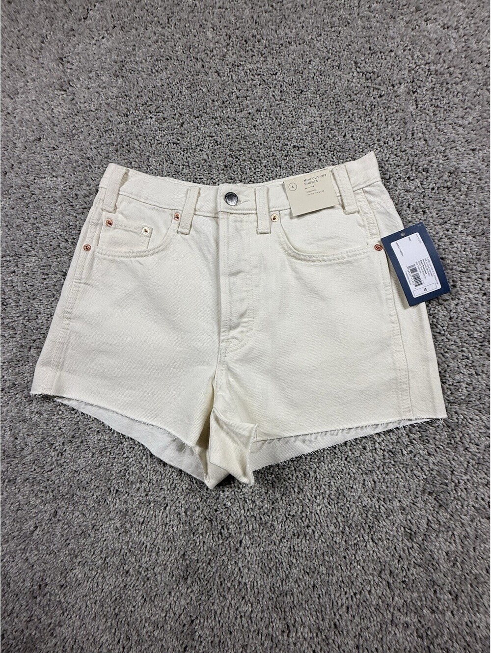NWT Universal Thread Jean Shorts Women's 4 Ivory Ecru Denim High-Rise